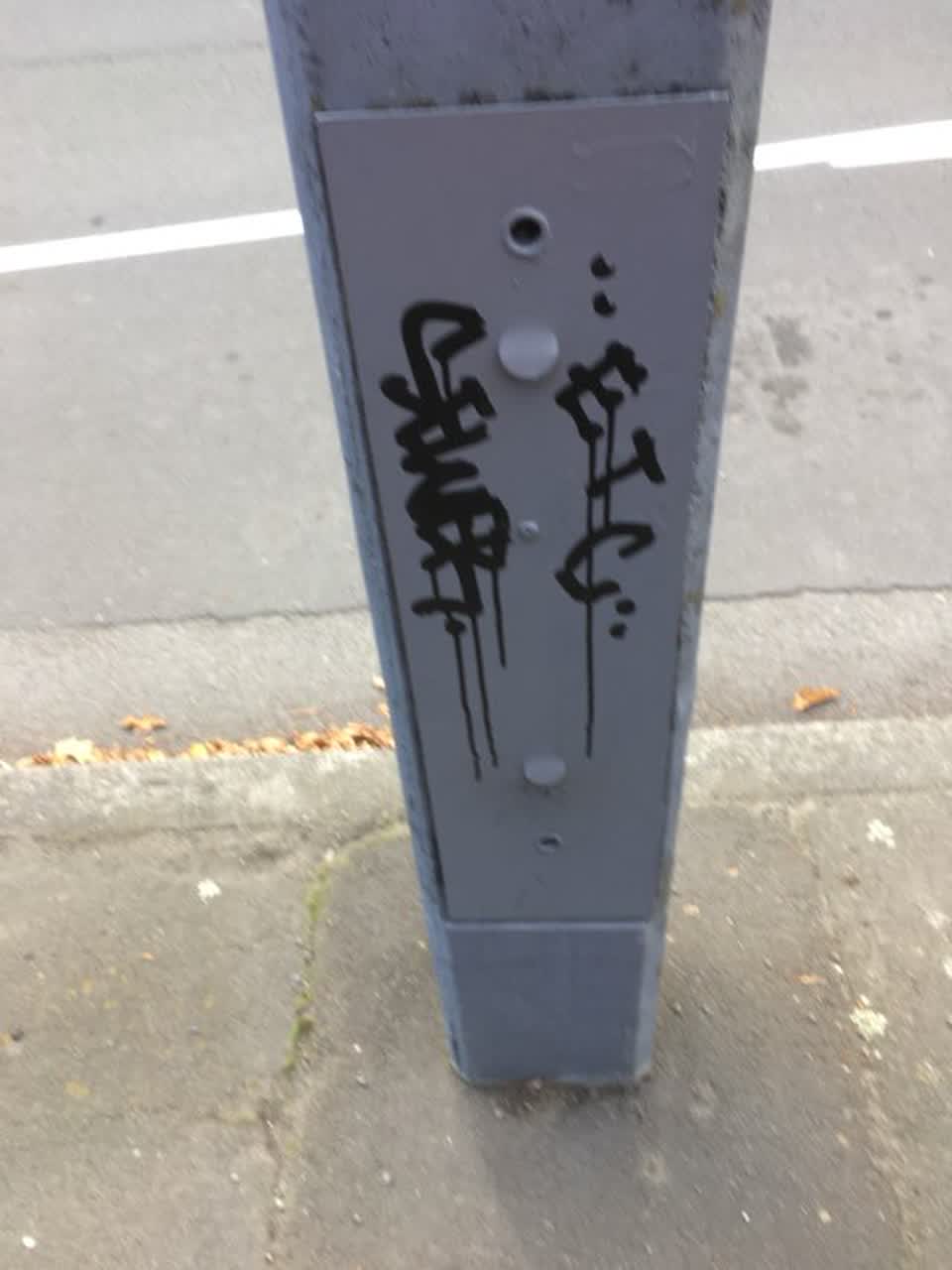 The photograph attached to this graffiti report