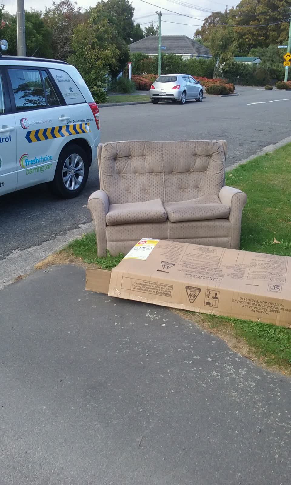 The photograph attached to this rubbish/recycling report