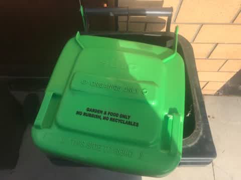 Rubbish/Recycling, a report photo