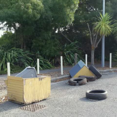 Rubbish/Recycling, a report photo