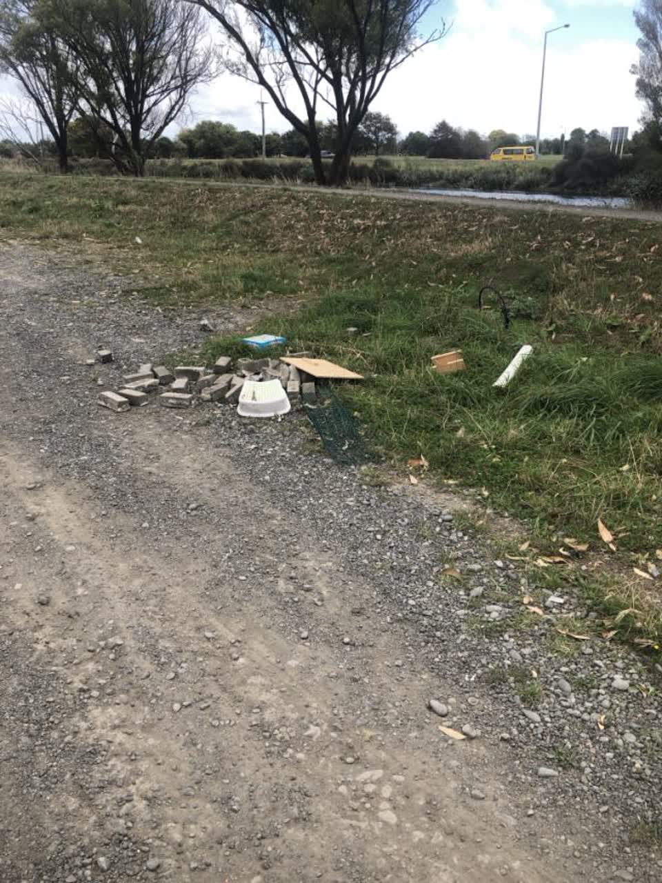 The photograph attached to this rubbish/recycling report