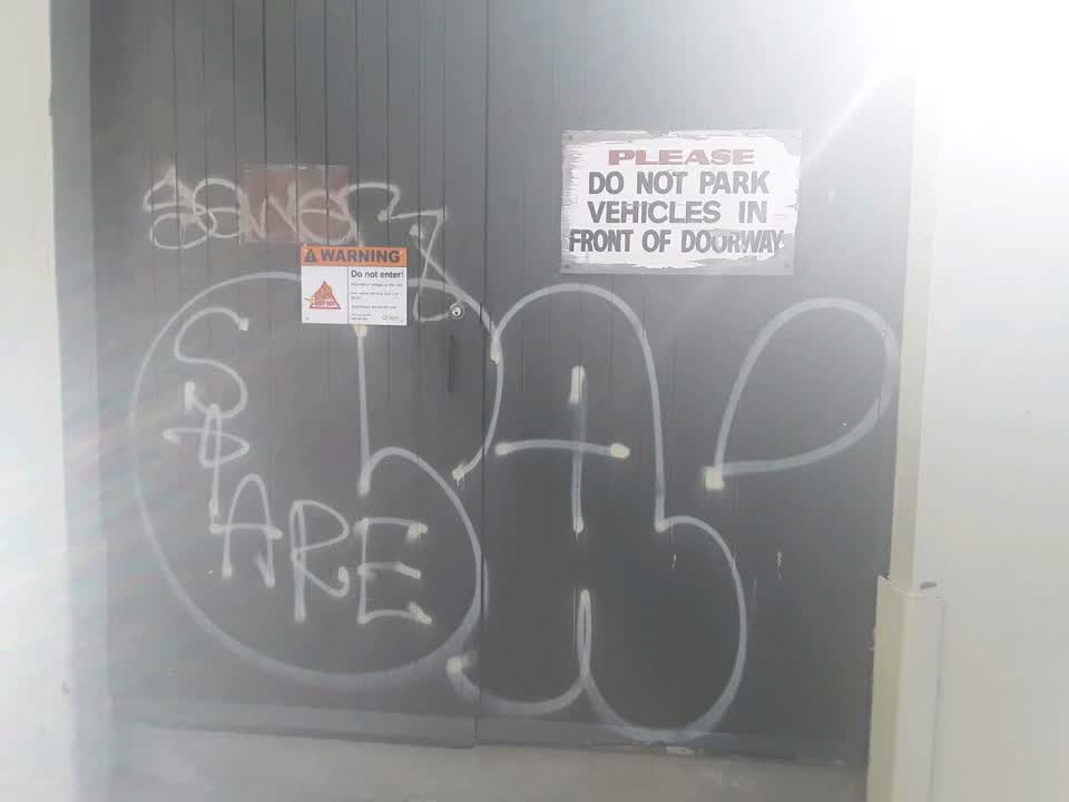 The photograph attached to this graffiti report