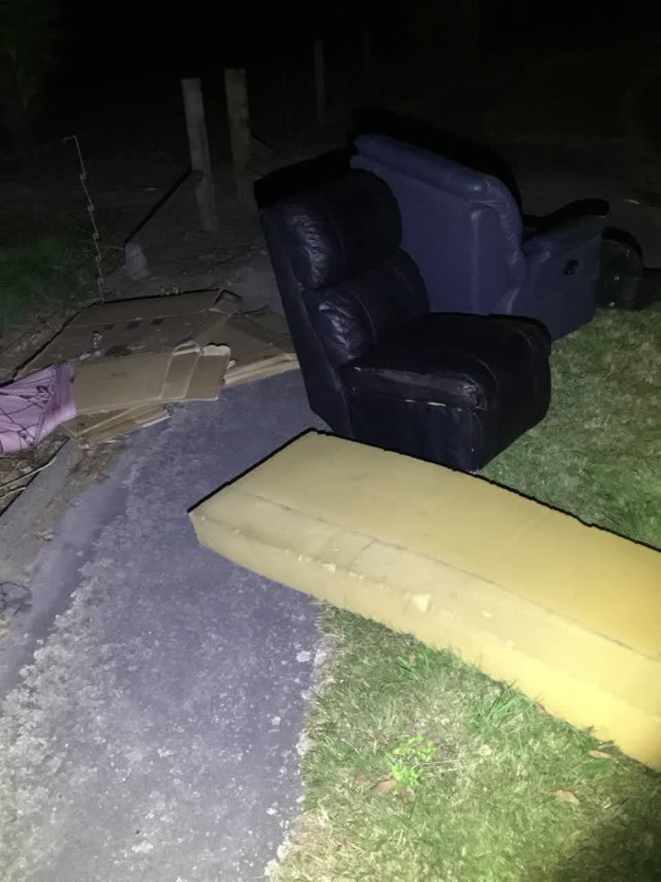The photograph attached to this rubbish/recycling report