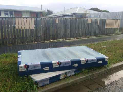 Rubbish/Recycling, a report photo