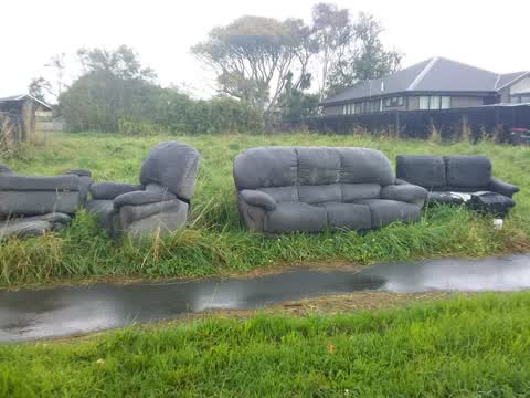 Rubbish/Recycling, a report photo
