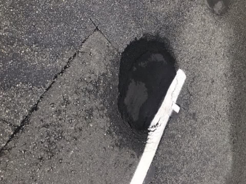 The photograph attached to this roading/streets report