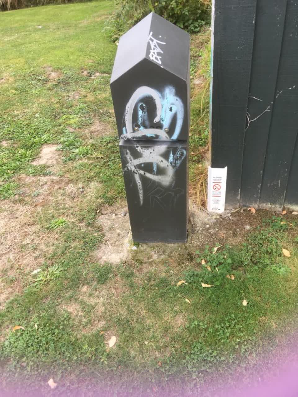 The photograph attached to this graffiti report