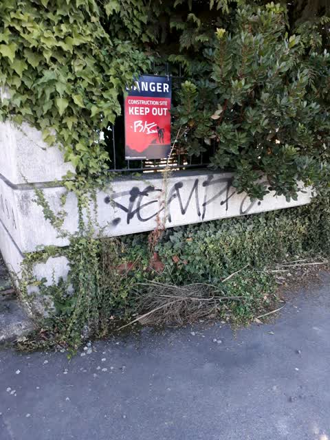 Graffiti, a report photo
