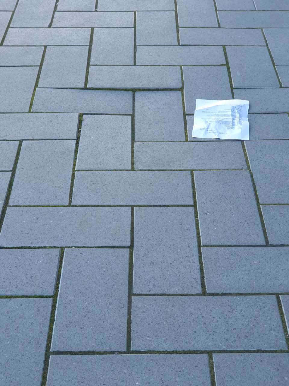 The photograph attached to this roading/streets report