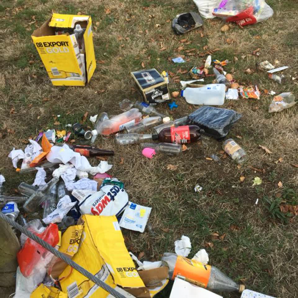 The photograph attached to this rubbish/recycling report