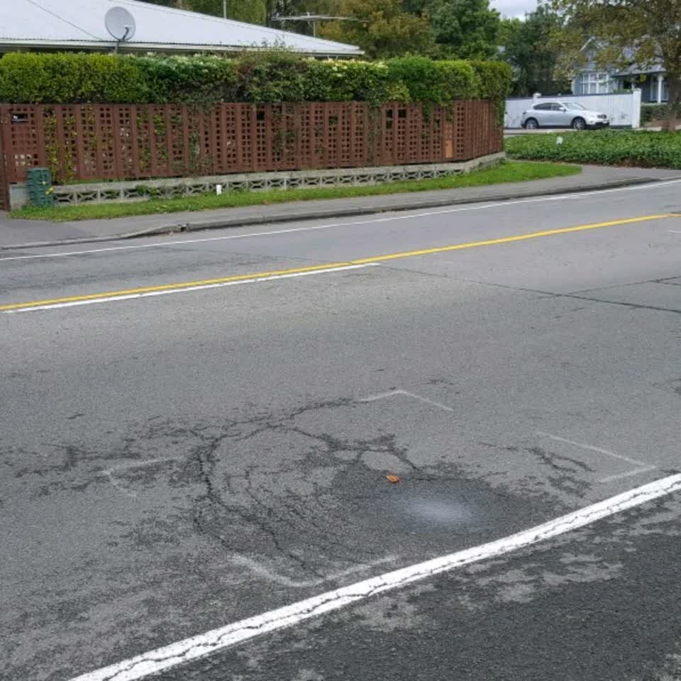 The photograph attached to this roading/streets report