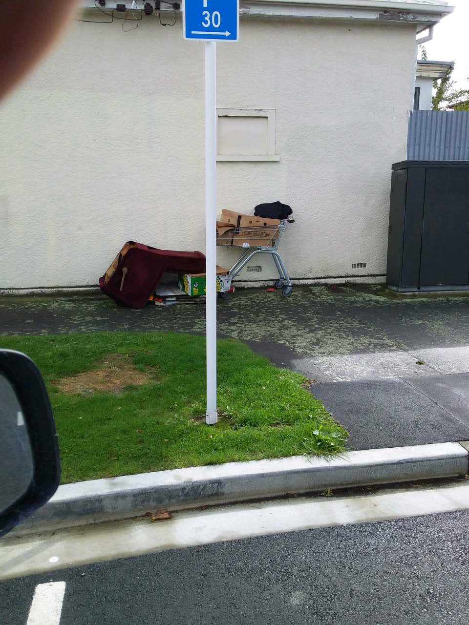 The photograph attached to this rubbish/recycling report