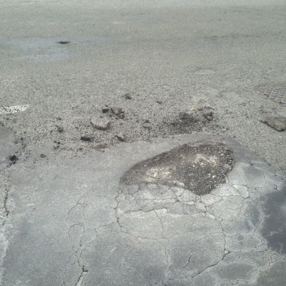 The photograph attached to this roading/streets report