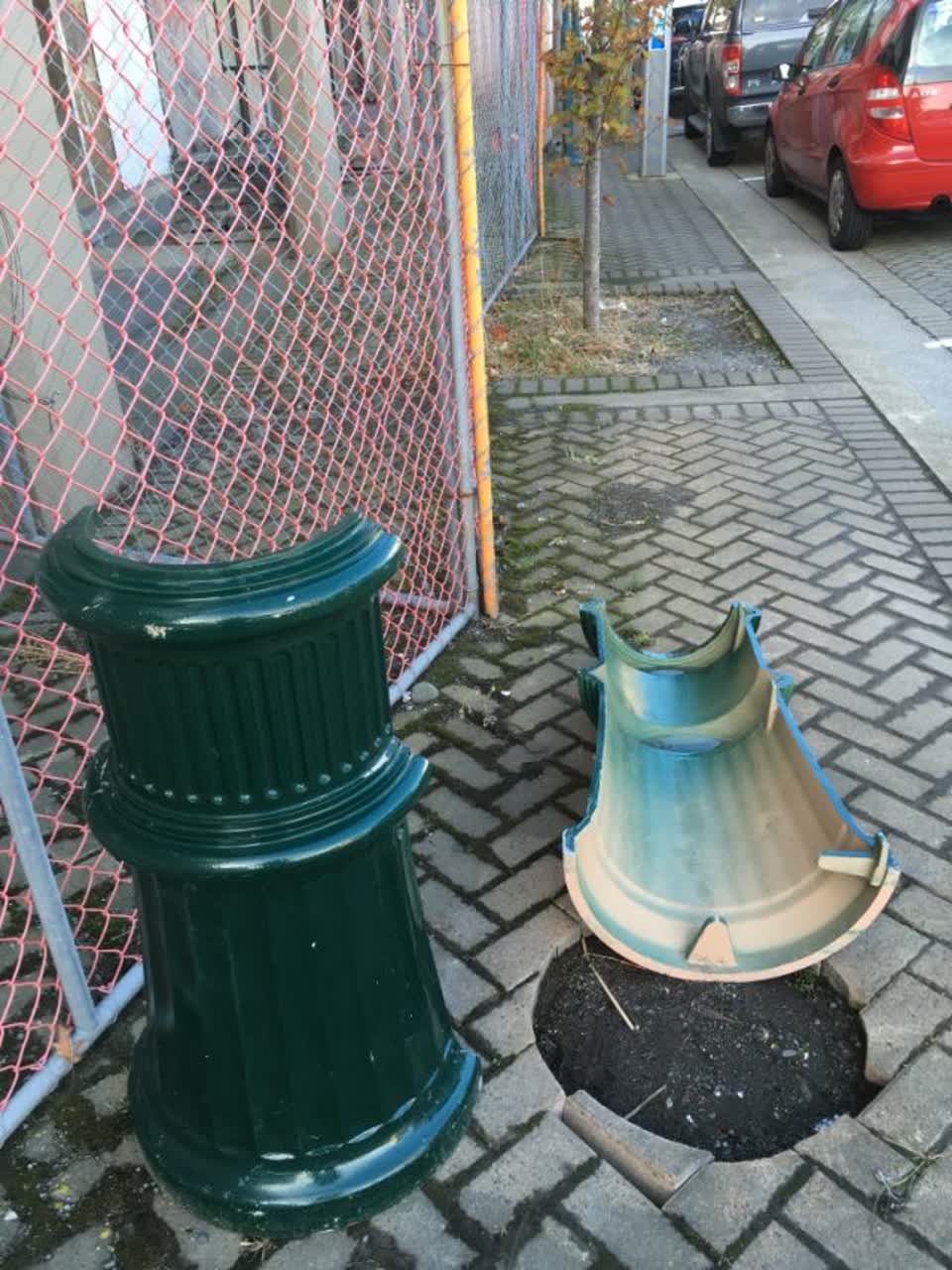 The photograph attached to this rubbish/recycling report