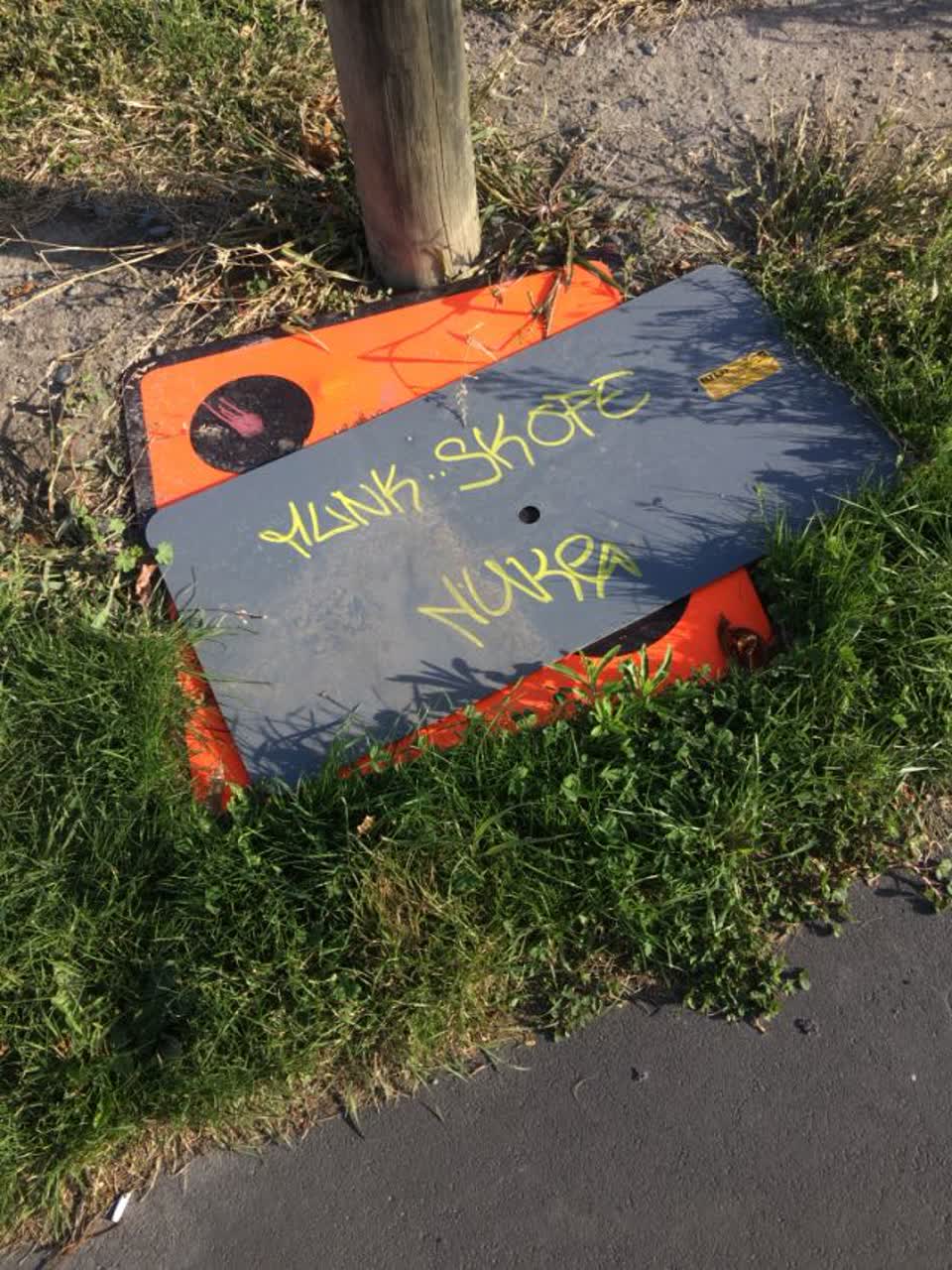 The photograph attached to this roading/streets report