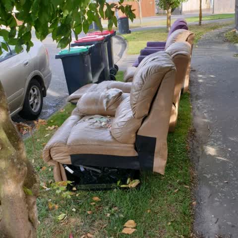 Rubbish/Recycling, a report photo