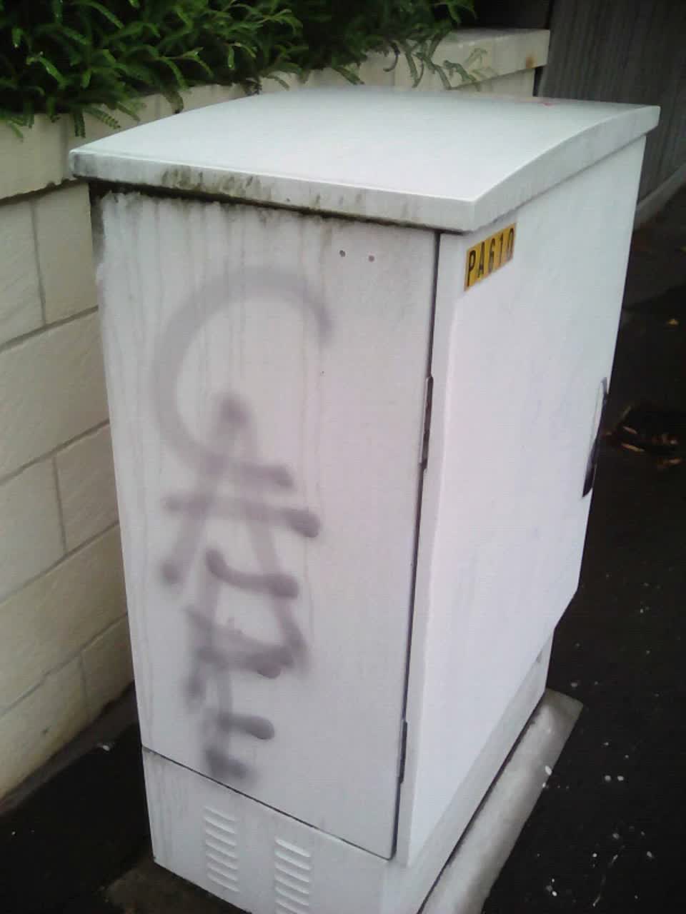The photograph attached to this graffiti report