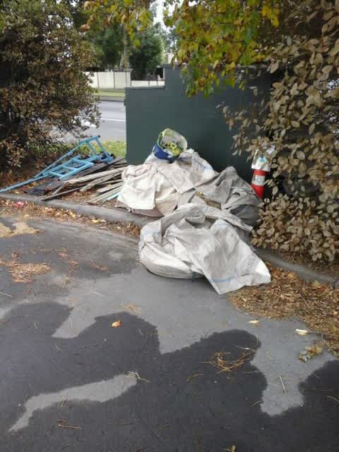 Rubbish/Recycling, a report photo