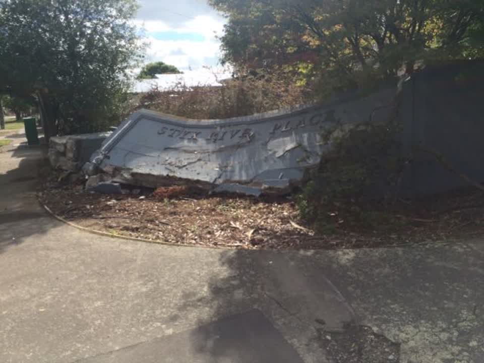 The photograph attached to this roading/streets report