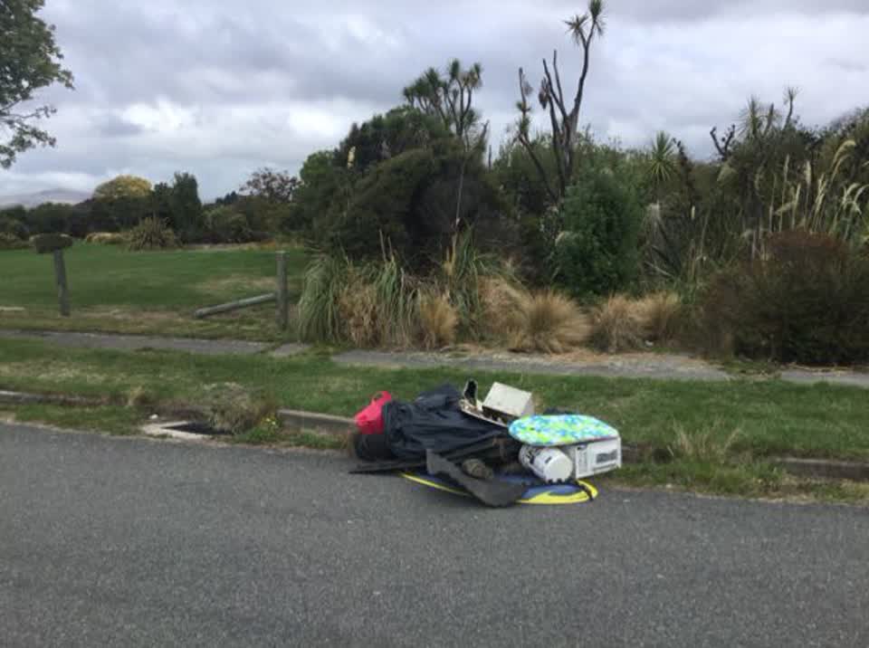 The photograph attached to this rubbish/recycling report