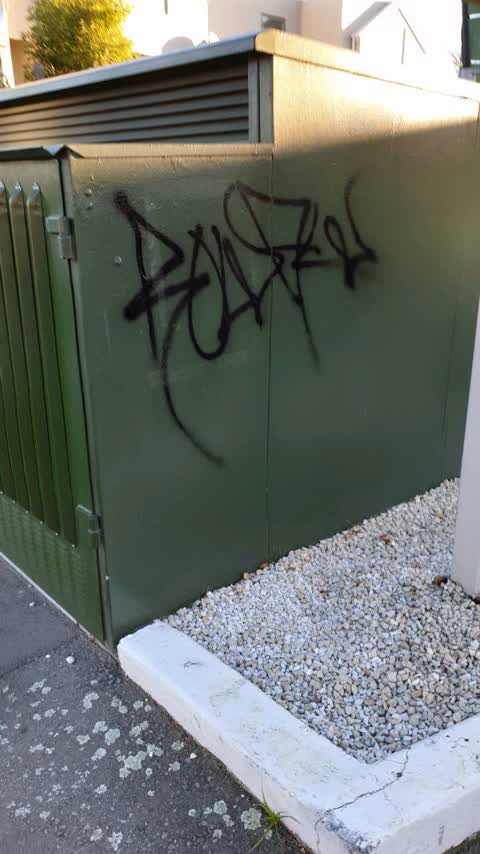 Graffiti, a report photo