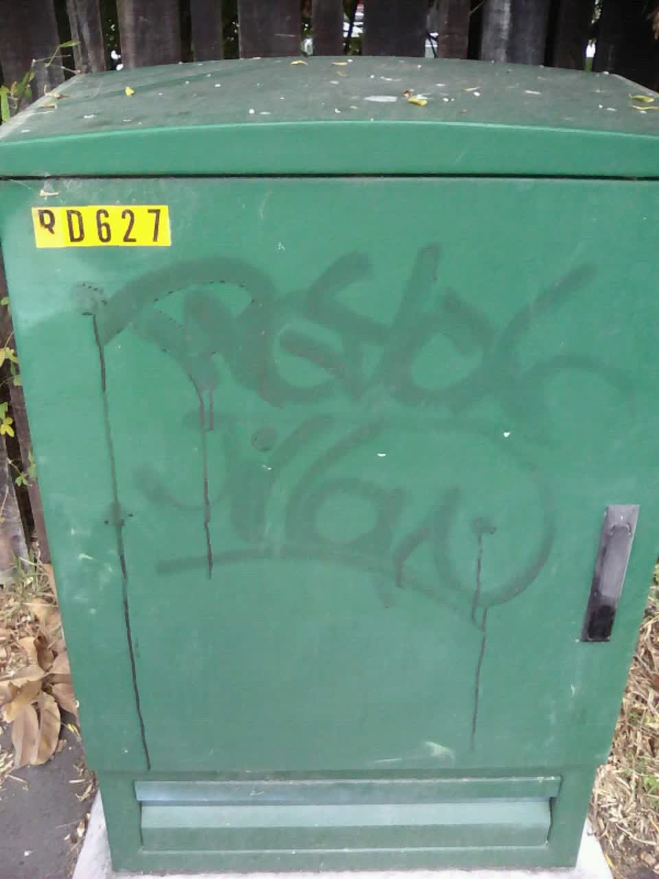 The photograph attached to this graffiti report
