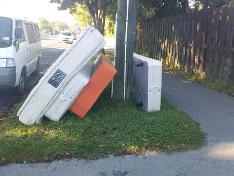 Rubbish/Recycling, a report photo