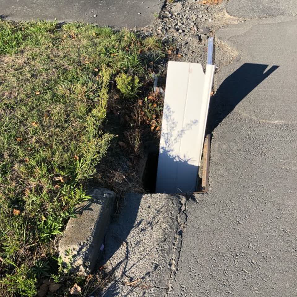 The photograph attached to this roading/streets report