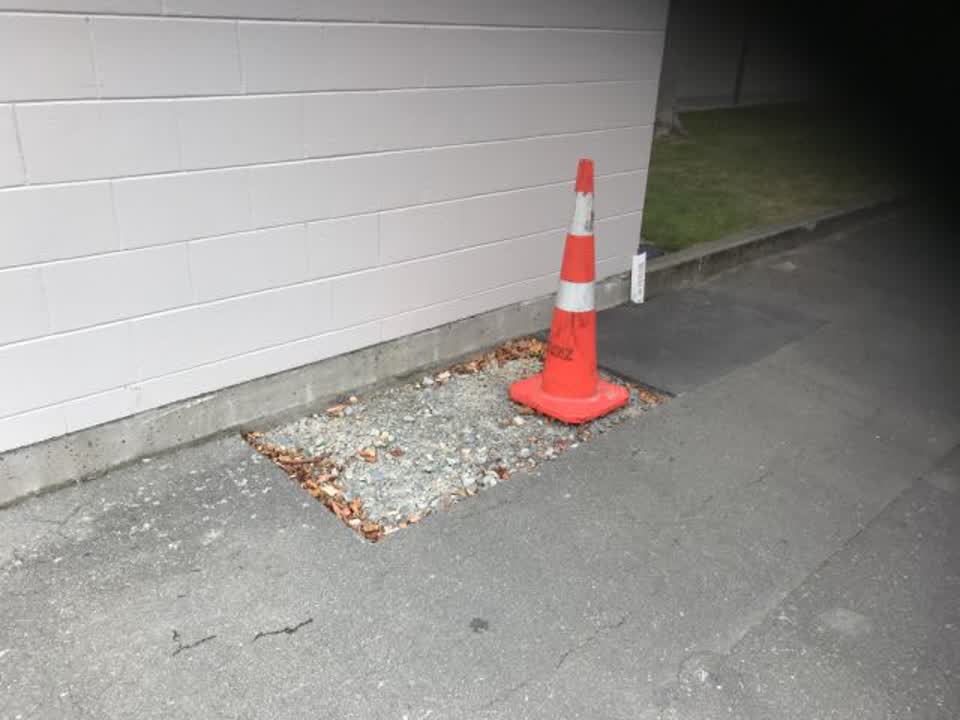 The photograph attached to this roading/streets report