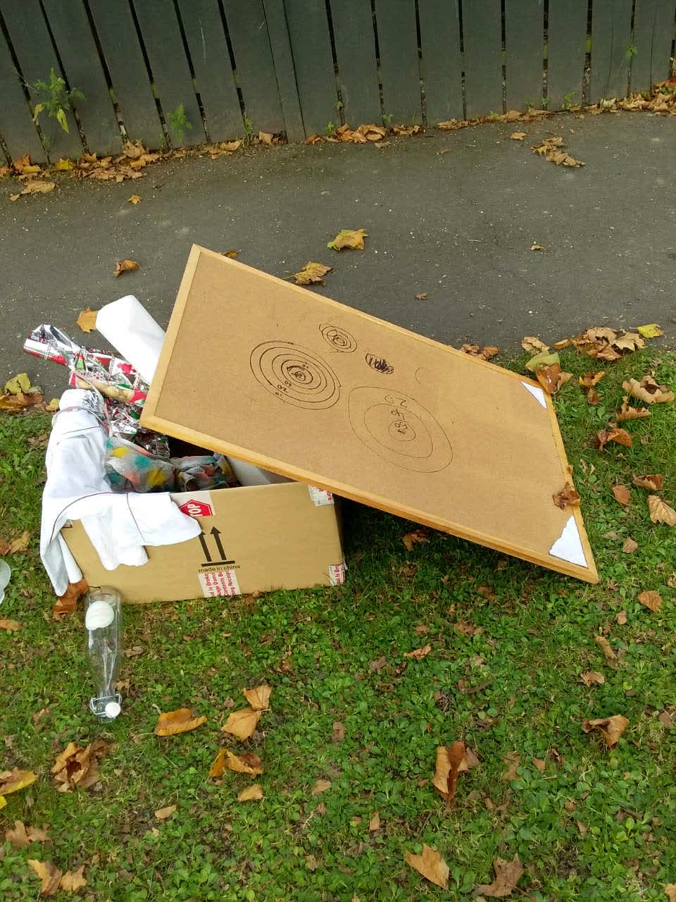 The photograph attached to this rubbish/recycling report