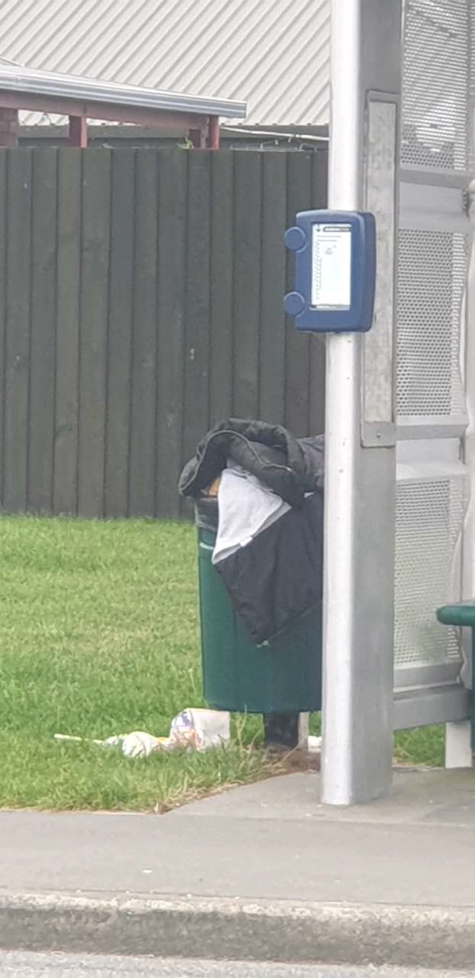 The photograph attached to this rubbish/recycling report
