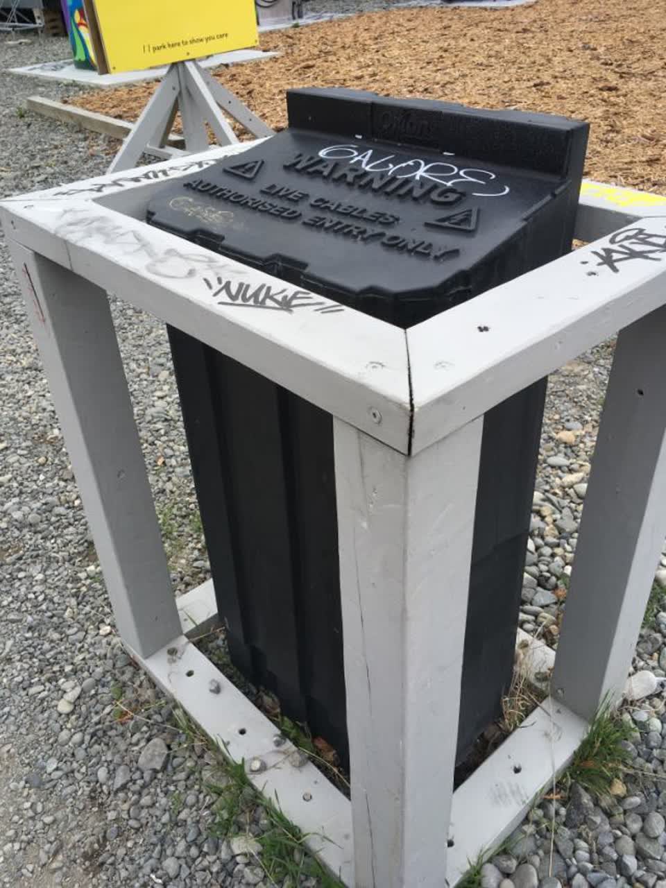 The photograph attached to this graffiti report