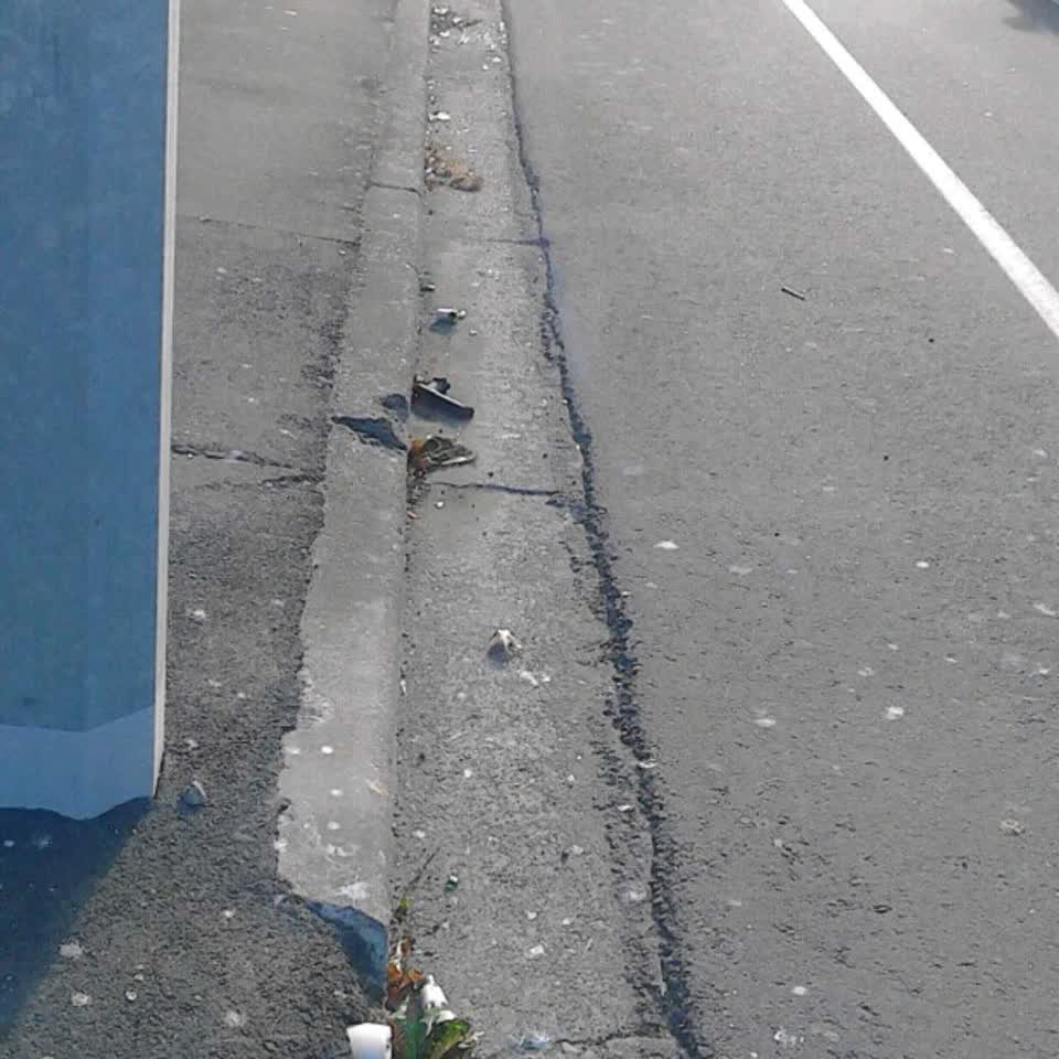 The photograph attached to this roading/streets report