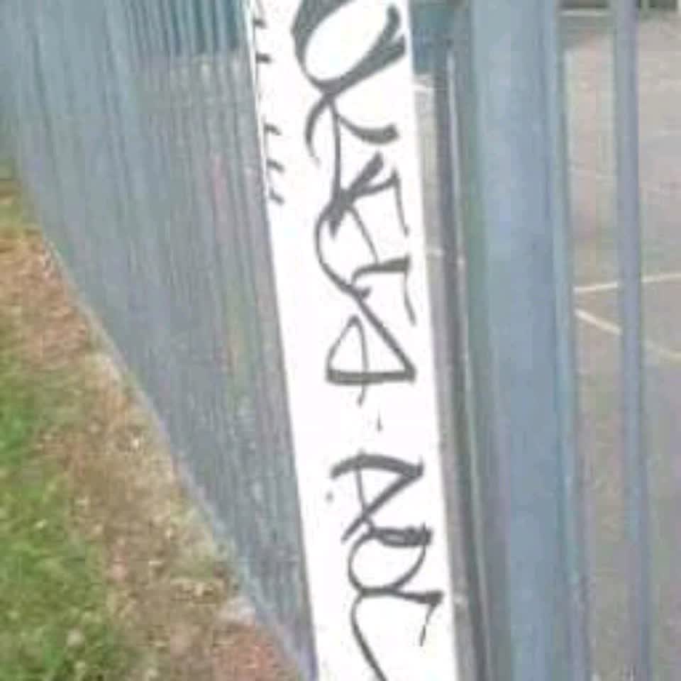 The photograph attached to this graffiti report