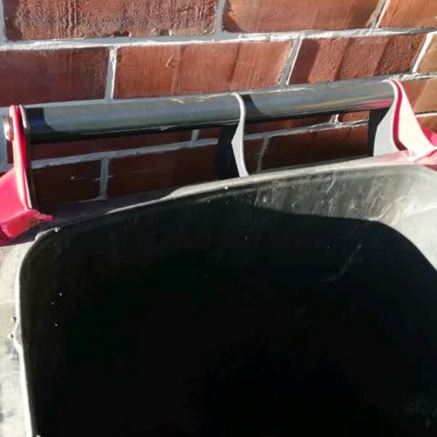 Rubbish/Recycling, a report photo