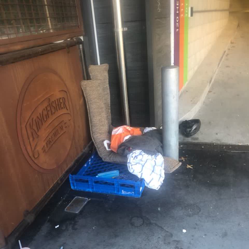 The photograph attached to this rubbish/recycling report