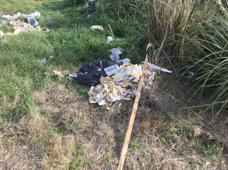 The photograph attached to this rubbish/recycling report