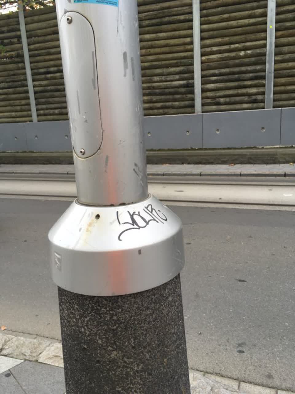 The photograph attached to this graffiti report
