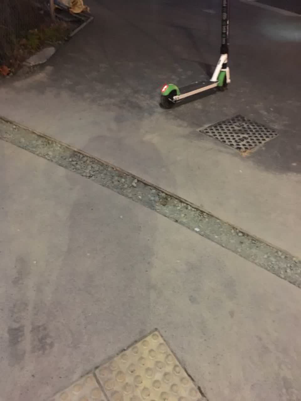 The photograph attached to this roading/streets report