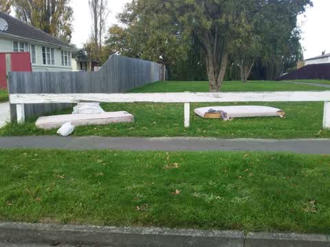 Rubbish/Recycling, a report photo