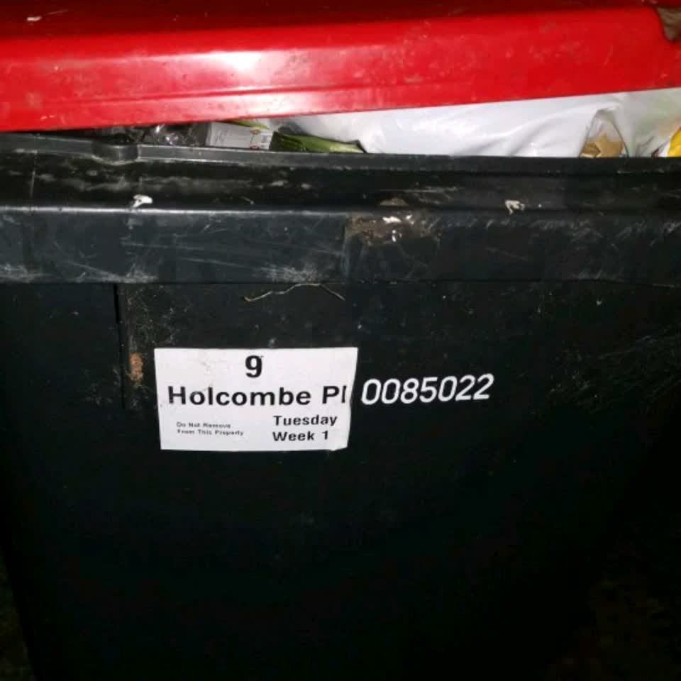The photograph attached to this rubbish/recycling report