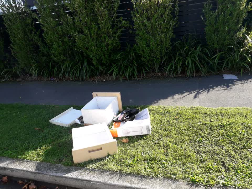The photograph attached to this rubbish/recycling report