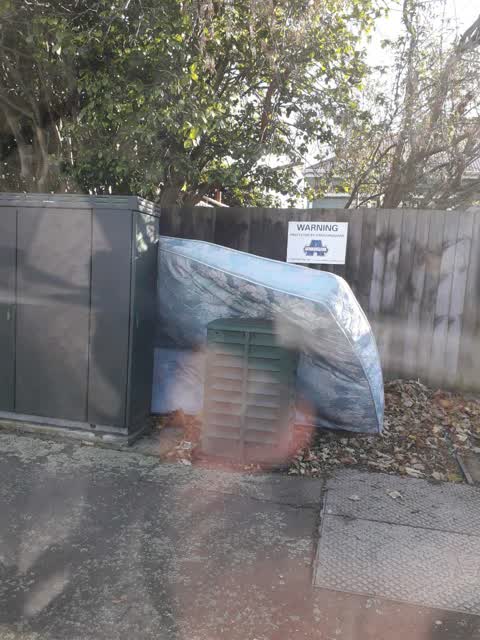 Rubbish/Recycling, a report photo