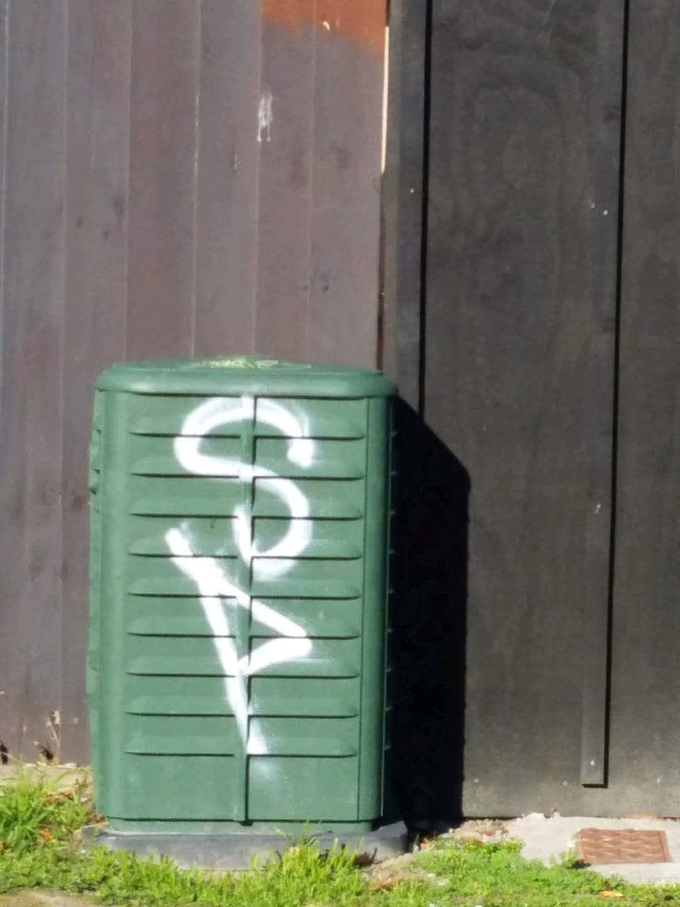 The photograph attached to this graffiti report