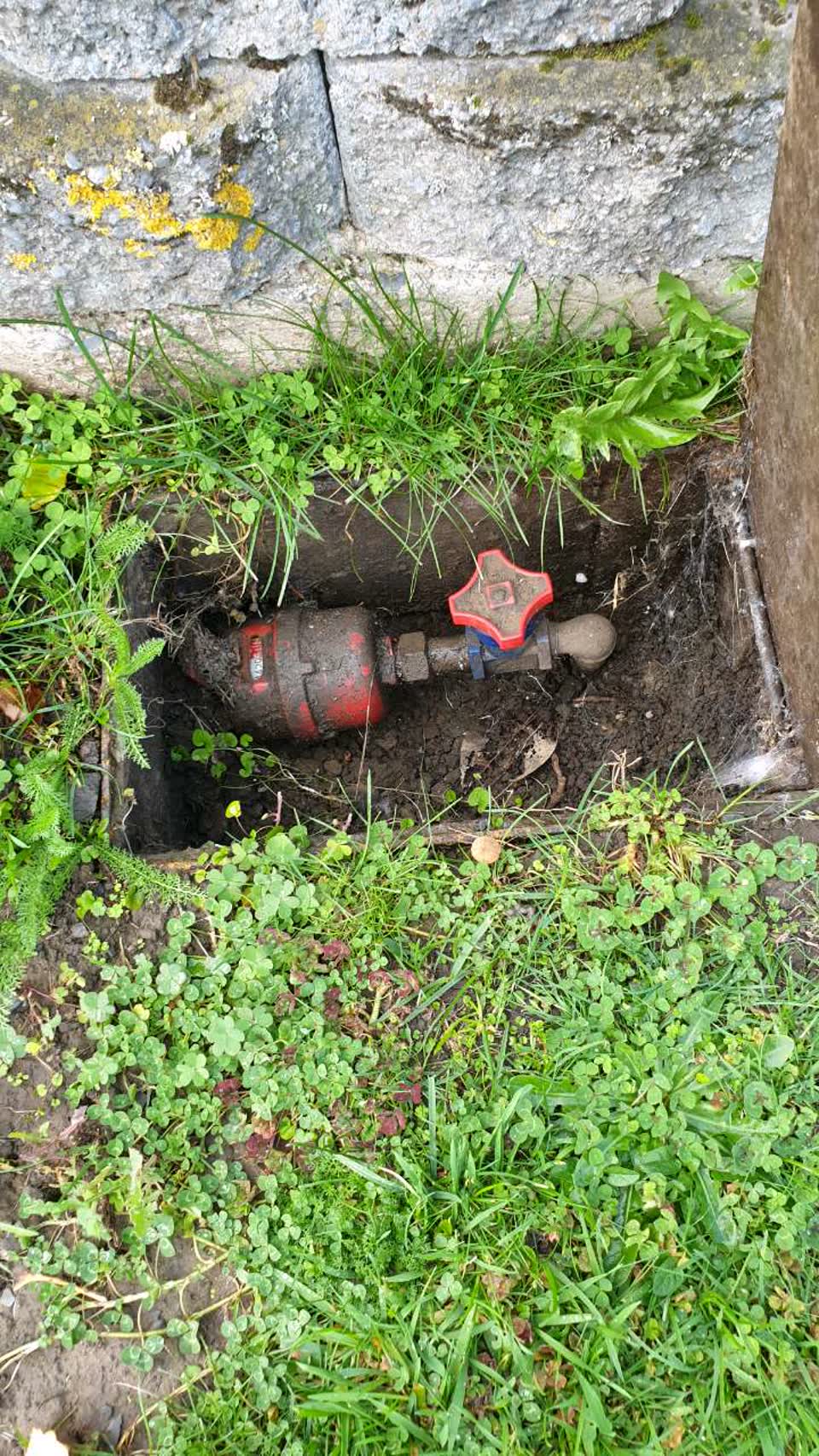 The photograph attached to this water supply report