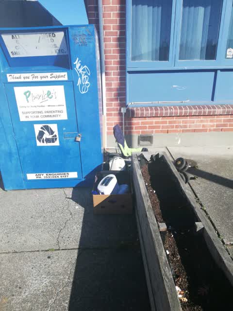 Rubbish/Recycling, a report photo