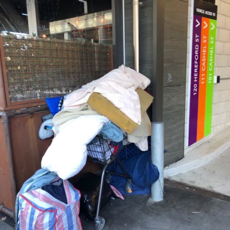 The photograph attached to this rubbish/recycling report