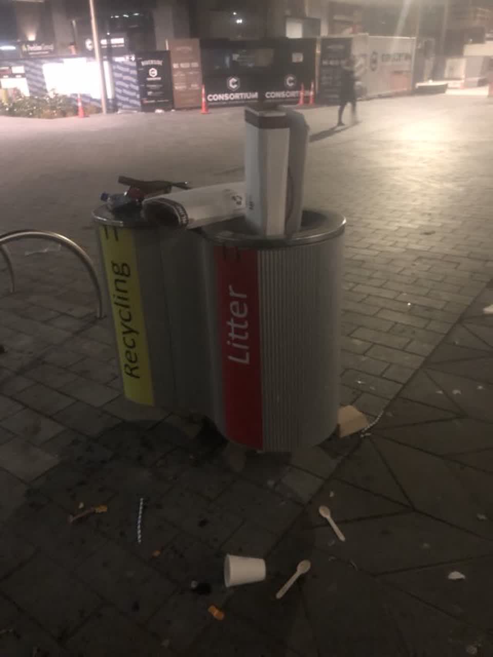 The photograph attached to this rubbish/recycling report