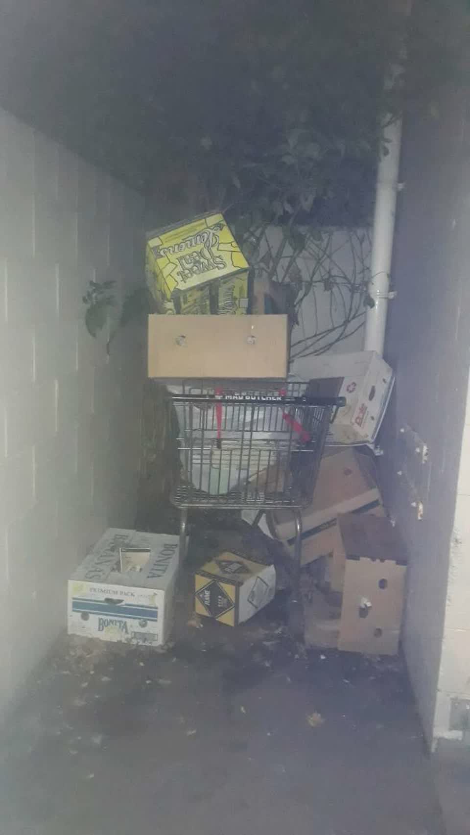 The photograph attached to this rubbish/recycling report