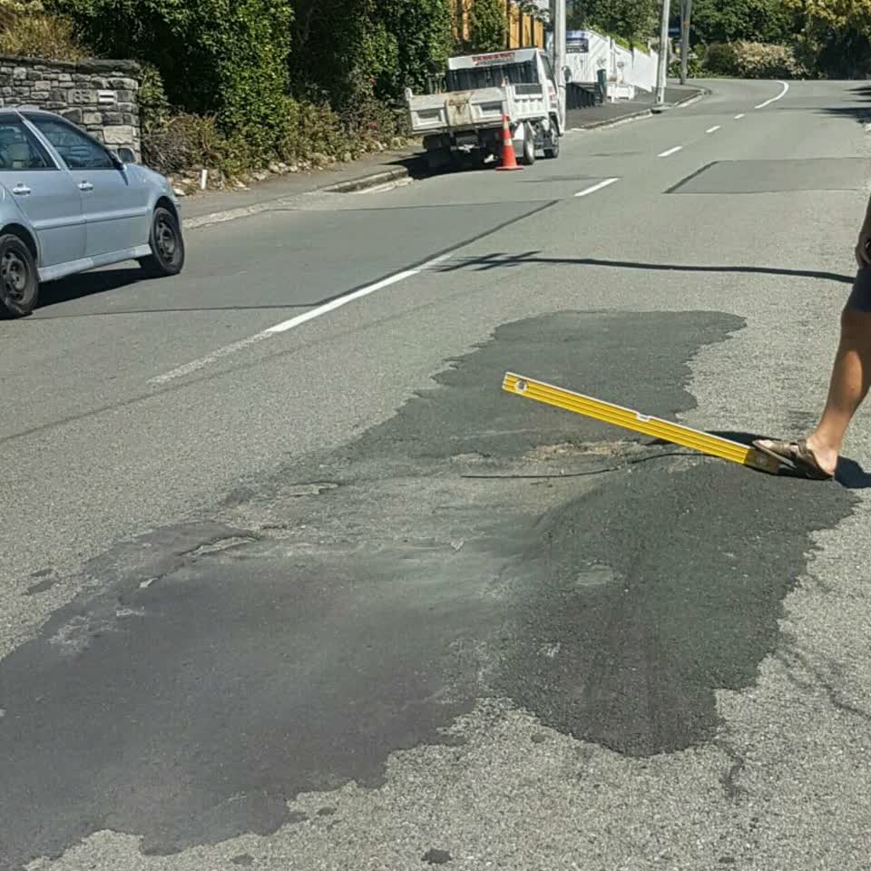 The photograph attached to this roading/streets report